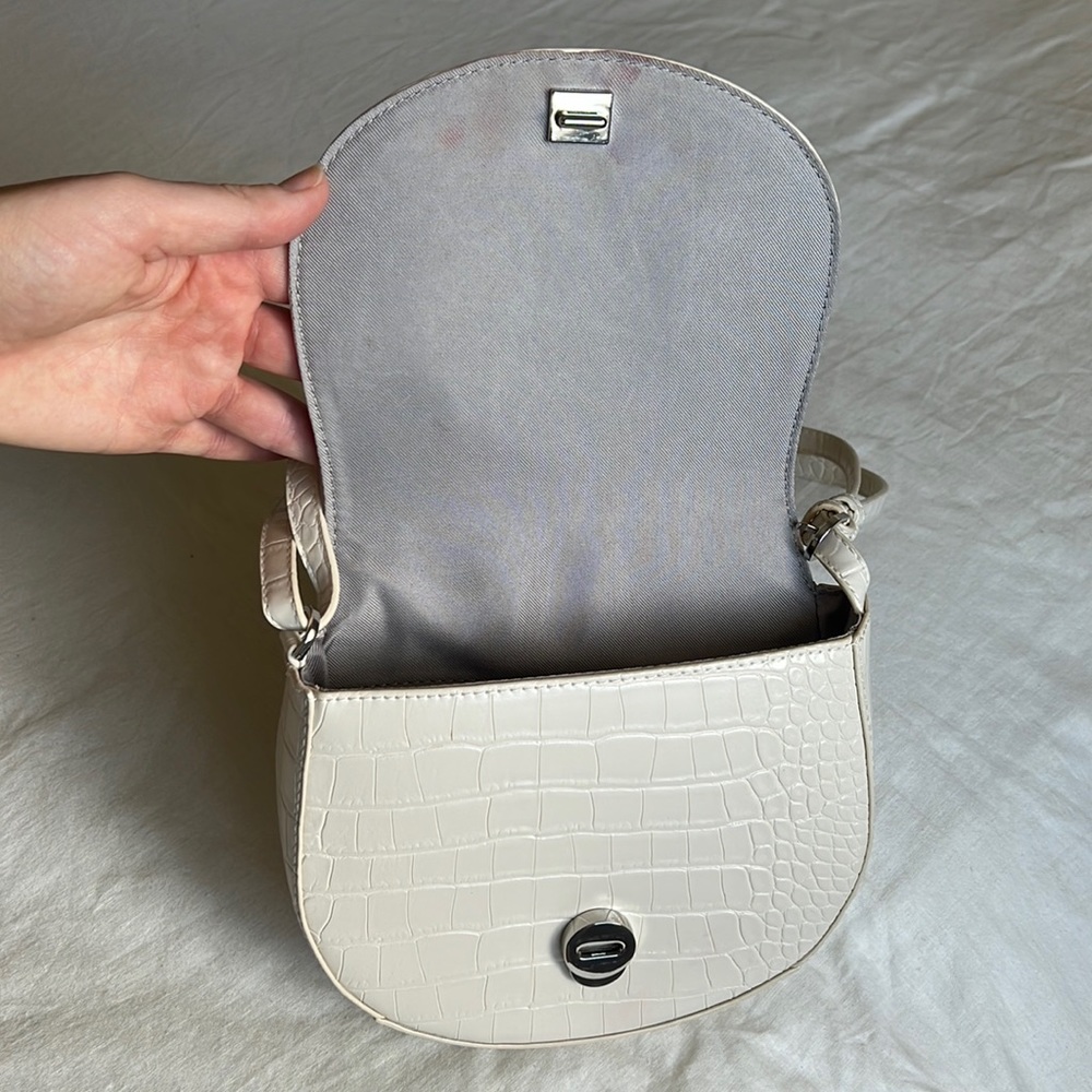 Purse - Picture 2 of 4